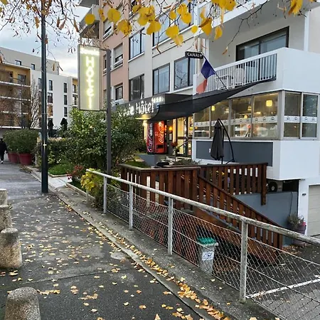 & Aux Portes De Geneve * Saint-Julien-en-Genevois