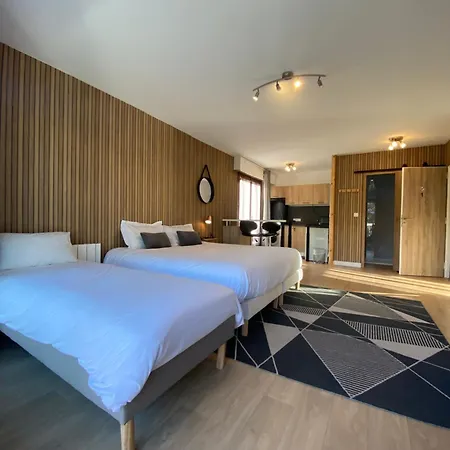 & Aux Portes De Geneve Apartment