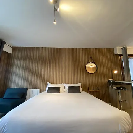 & Aux Portes De Geneve Apartment